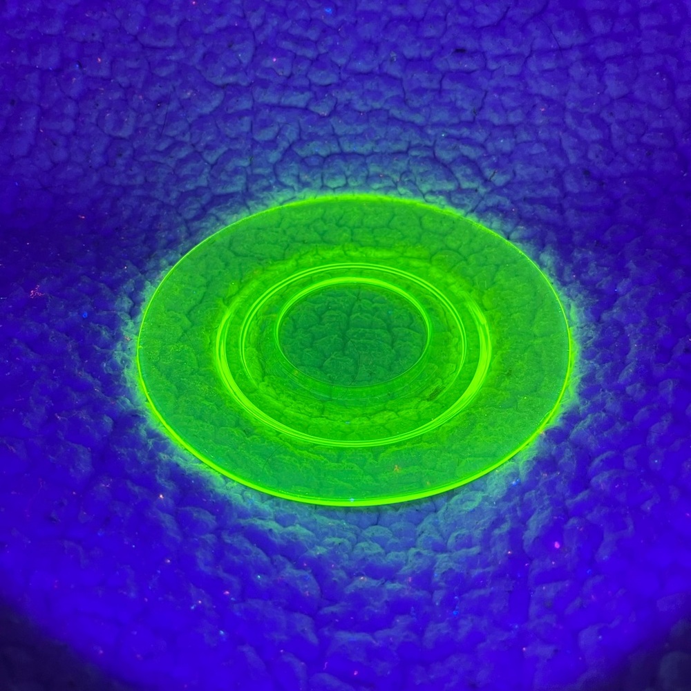 6” Yellow Vaseline Uranium Glass Plate